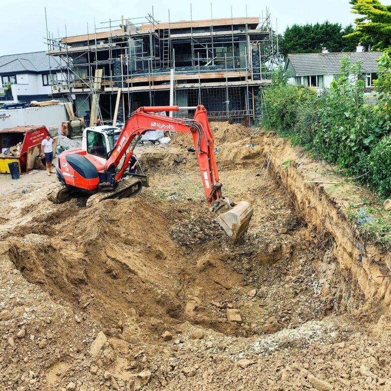 Digging the Pool foundations Digging the Pool foundations